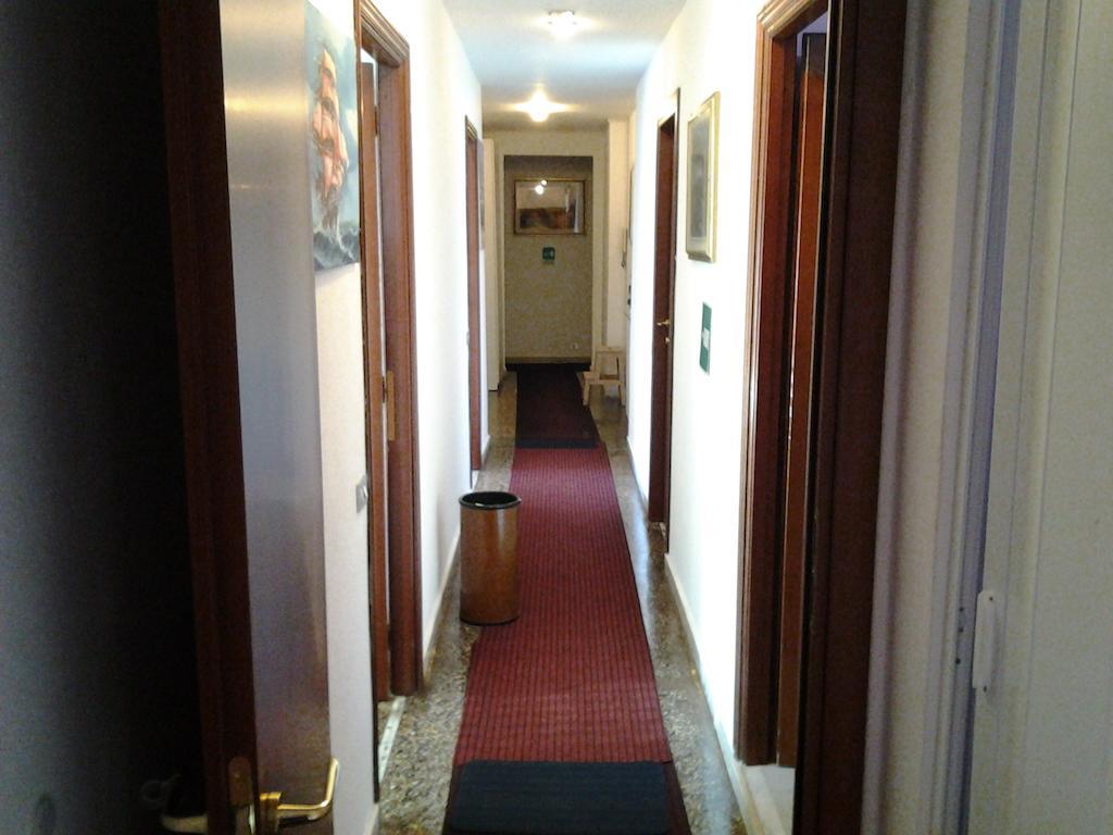 Hotel Guesthouse Massena Genua Exteriör bild